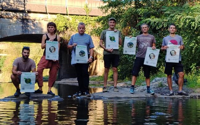 Debagoienean Errekak Bizi Auzolanean taldeko ordezkariak.