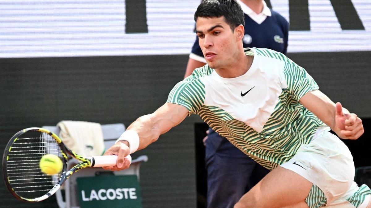 Alcaraz durante el partido contra Tsitsipas.