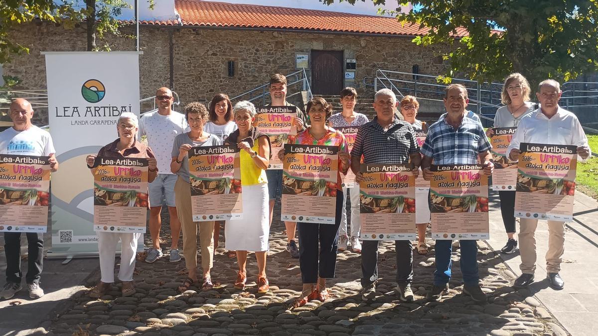 Lea-Artibaiko ordezkariak azokaren aurkezpenean