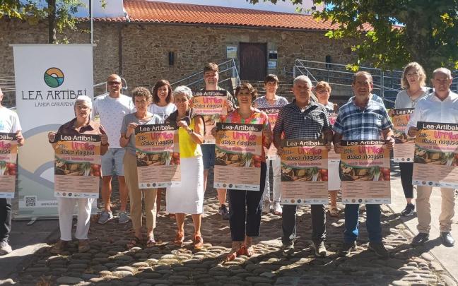 Lea-Artibaiko ordezkariak azokaren aurkezpenean