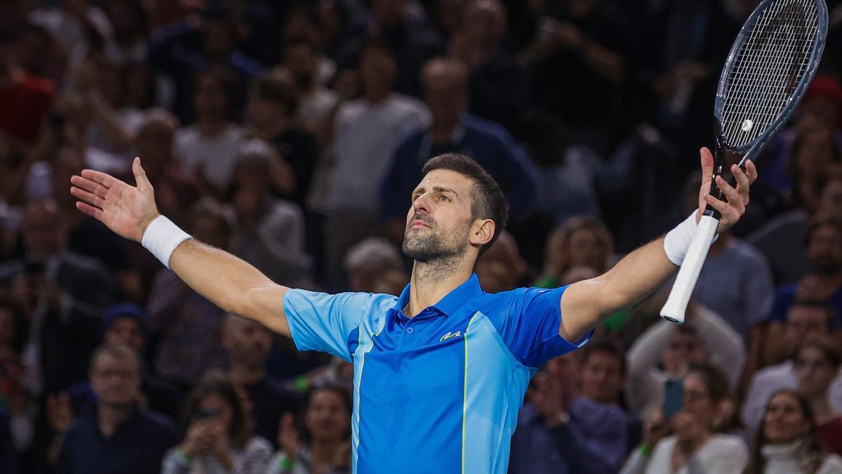 Djokovic celebra su triunfo en el masters 1.000 de París.