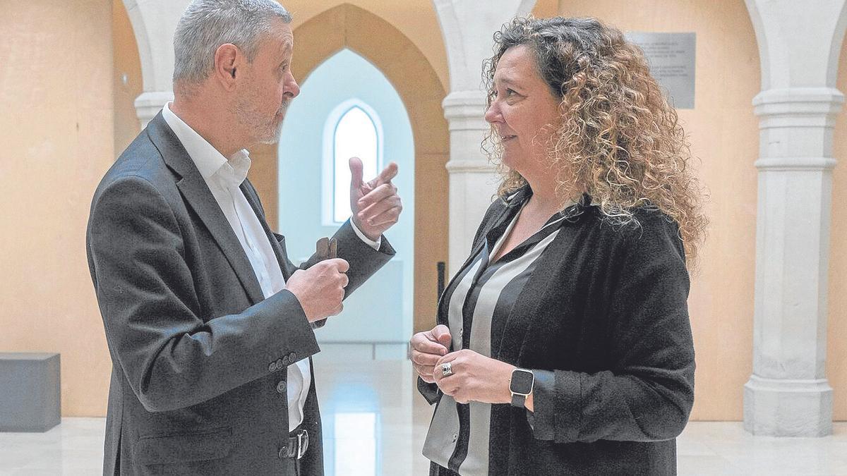 Martín Zabalza y Monika Hernando mantuvieron un diálogo, a instancias de nuestro periódico, en la Fundación Sancho el Sabio en Vitoria-Gasteiz.