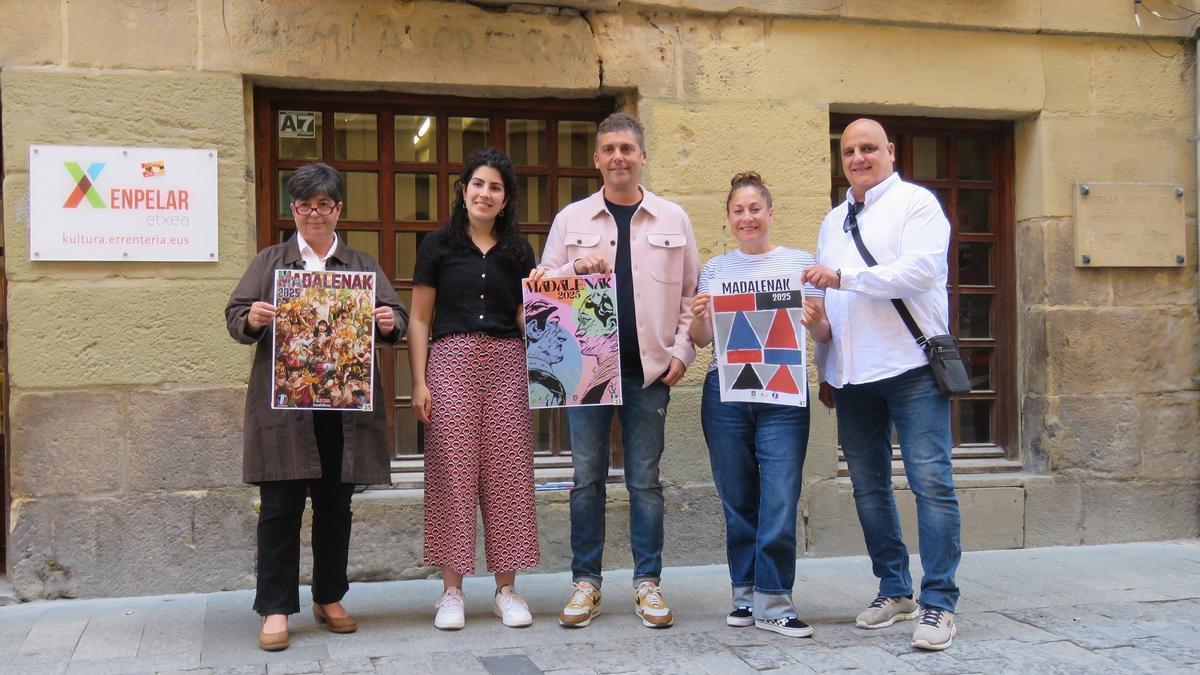 El jurado con el cartel ganador