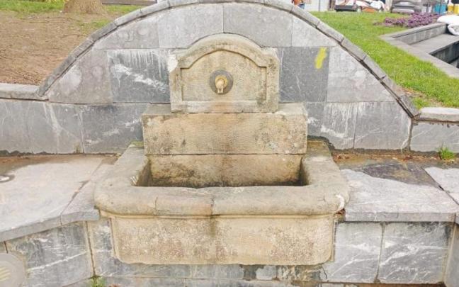 La fuente de la plaza Euskal Herria de Legazpi.