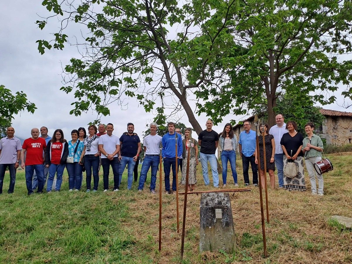 Visita al mojón fronterizo de Santa Ana en las fiestas de Areta del año pasado