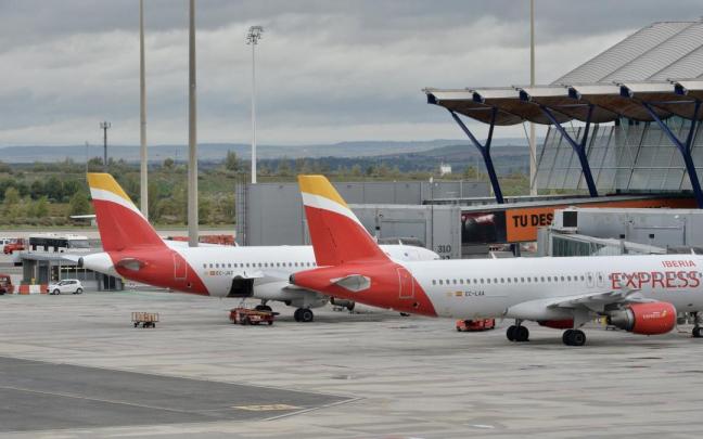 Aviones en el aeropuerto de Madrid / Iberia Express Aviones en el aeropuerto de Madrid