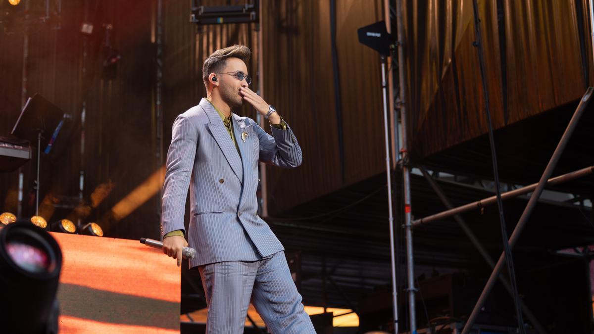 El cantante Prince Royce actúa durante un concierto en el Riyadh Air Metropolitano.