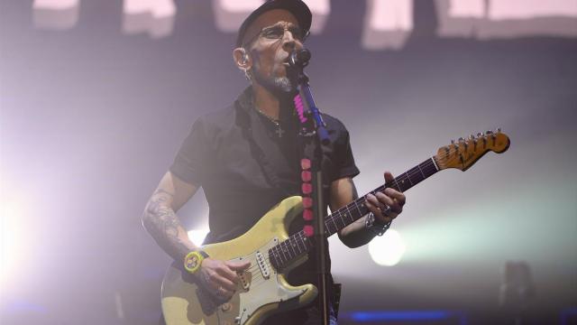 El cantante Fito Cabrales del grupo ‘Fito y Fitipaldis’, en pleno concierto