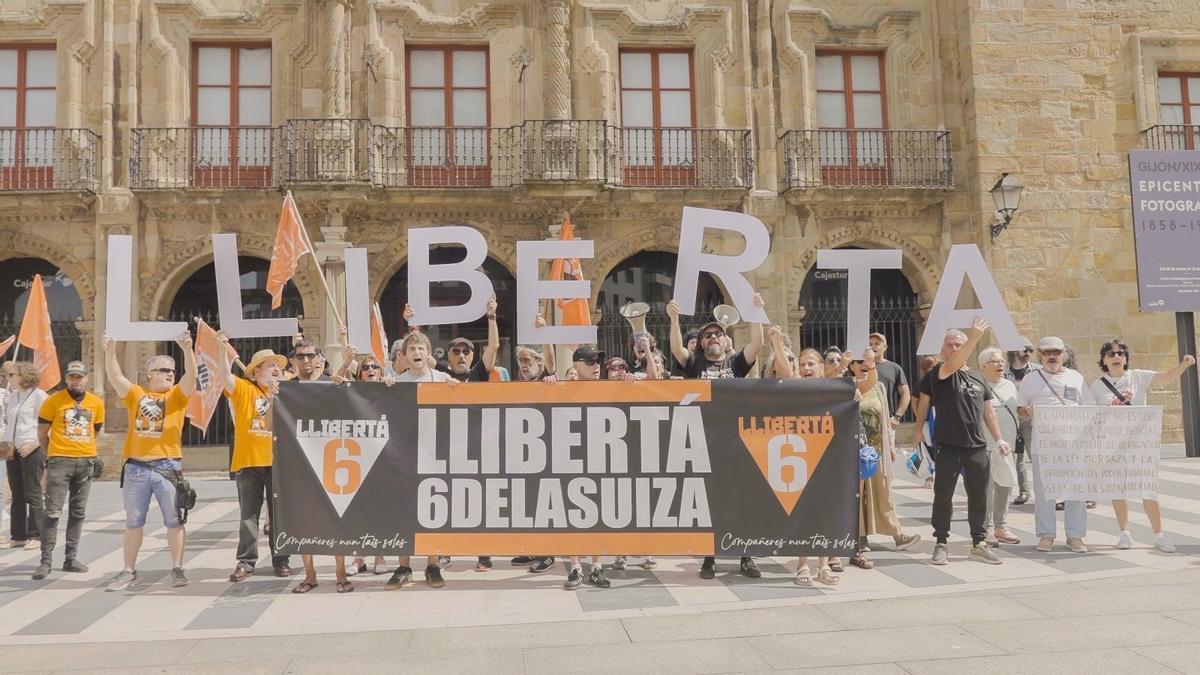Concentración en Gijón para reclamar el indulto de Las Seis de La Suiza
