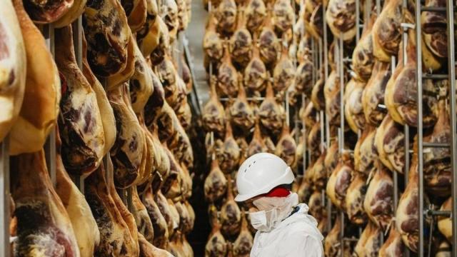 En noviembre pasado realizaron un pedido de 90 paletas de cebo y varias chacinas por un importe de 6.970 euros