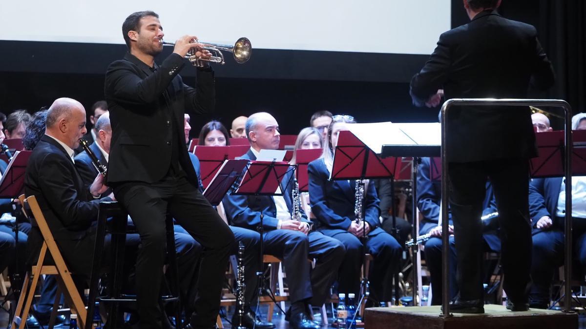 Un momento del concierto que la Banda de Música ofreció junto al trompetista Rubén Simeó el pasado 21 de noviembre.