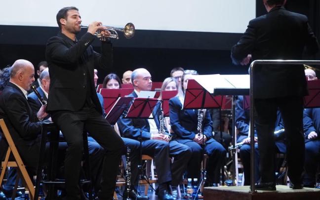 Un momento del concierto que la Banda de Música ofreció junto al trompetista Rubén Simeó el pasado 21 de noviembre.