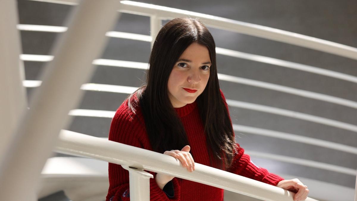 Elena Peña nos transporta al Bilbao de 1914 con 'Lo que calla tu mirada'.