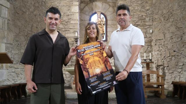 Biain, Alvarez eta Serrano, aurkezpen ekitaldian.