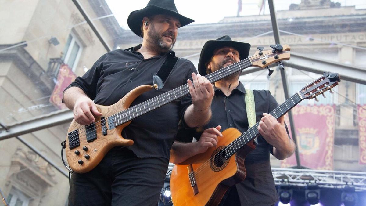 Puro Relajo en concierto