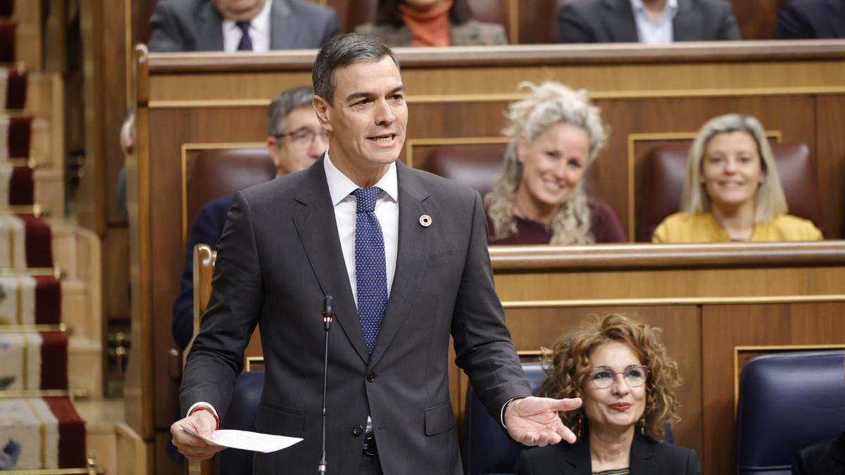 Pedro Sánchez interviene durante una sesión de control al Gobierno