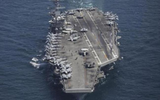 El portaaviones estadounidense Abraham Lincoln