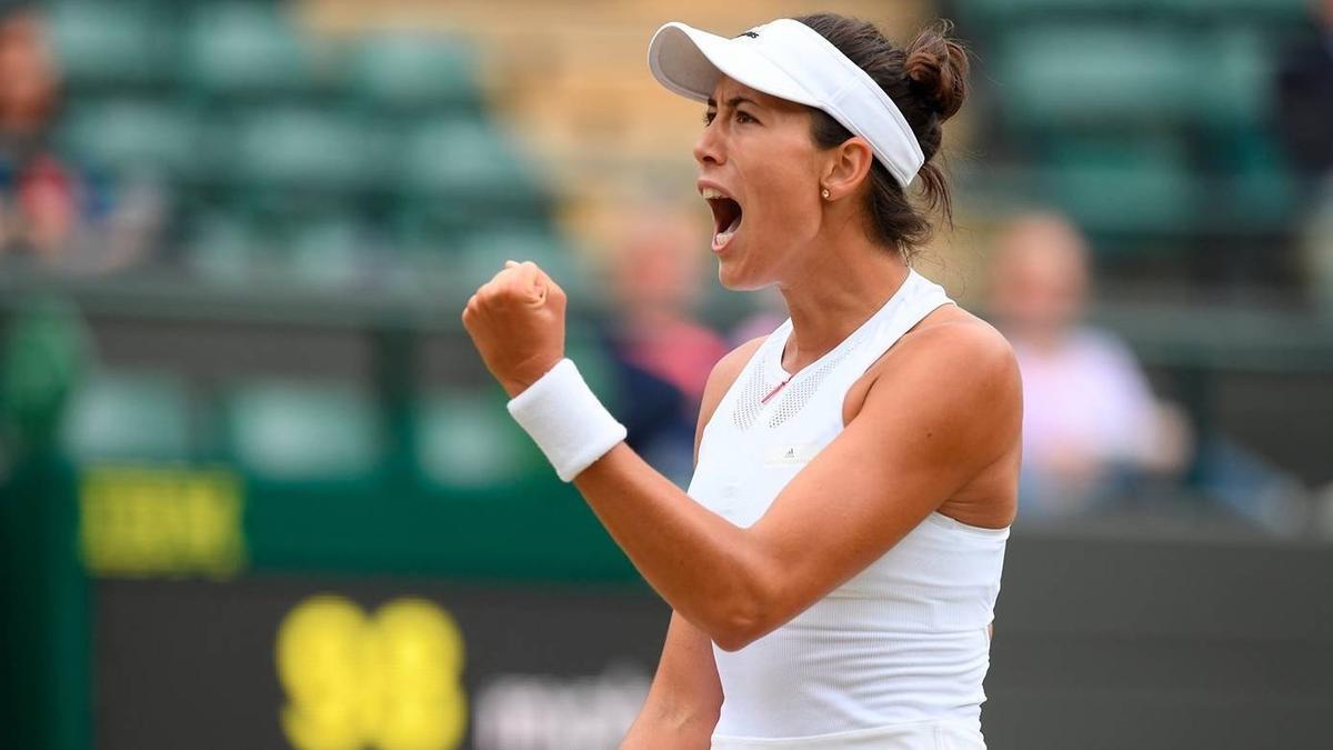 Garbiñe Muguruza celebra un tanto en Wimbledon.