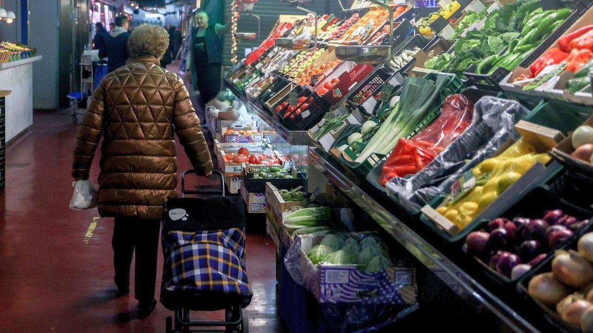 La caída en la adquisición de frutas y verduras está inquietando a los nutricionistas.