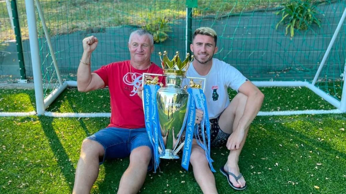 Laporte junto a su padre