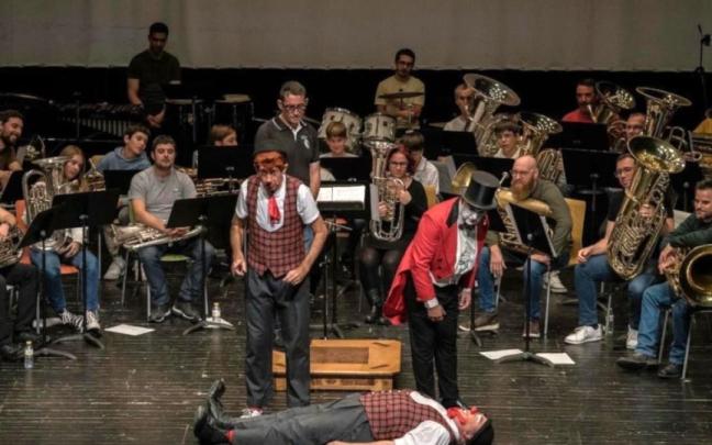 Imagen de la ultima edición de Tuba Jaialdia, celebrada el año pasado y tuvo como invitados a los payasos Tutik Clowns.