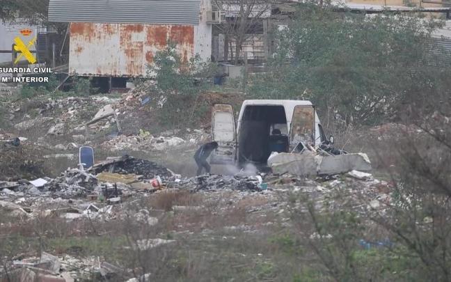 Uno de los investigados por vertidos y quema de residuos en zonas urbanas de Sevilla y Alcalá de Guadaíra.