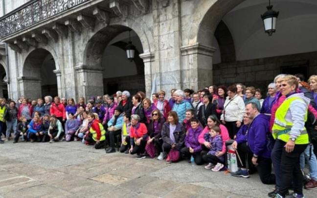 Foto de grupo de una pasada edición de Lilabide.