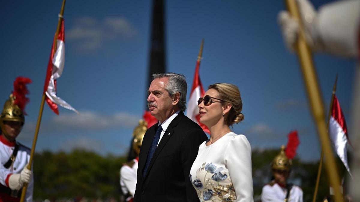 El presidente de Argentina, Alberto Fernández (i), junto a su exmujer, Fabiola Yáñez (d) en una imagen de archivo.