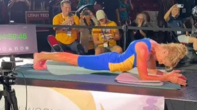 DonnaJean Wilde bate el récord de plancha abdominal