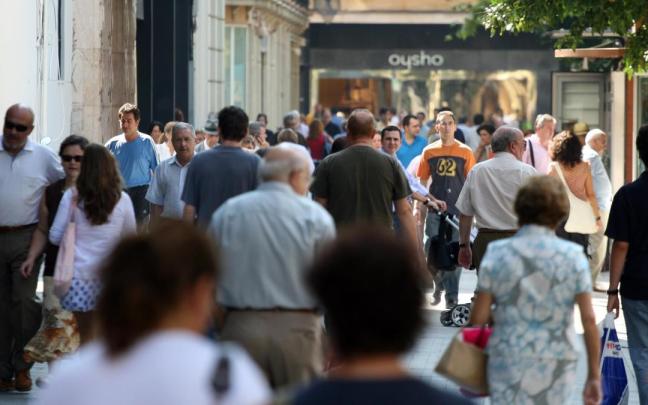 Consulta los nombres y apellidos más frecuentes.