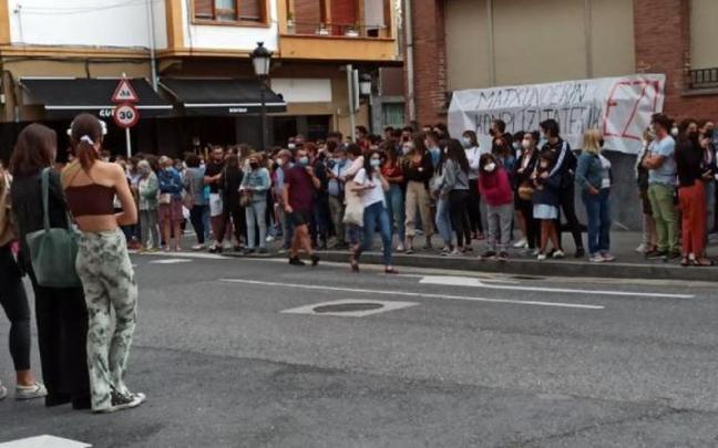 Imagen de una de las protestas contra la brutal agresión en Amorebieta