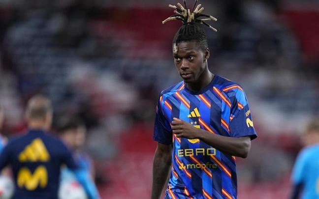 Nico Williams durante un partido de la UEFA Nations League