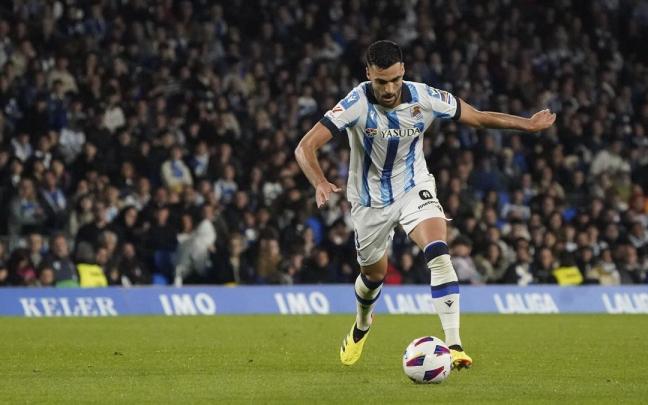 Mikel Merino ante el Real Madrid. / RUBEN PLAZA