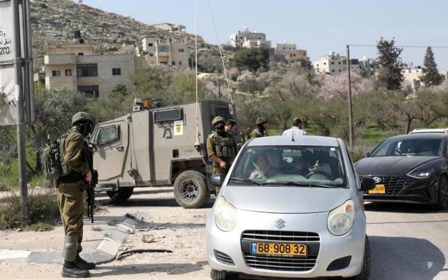 Control militar israelí en Cisjordania. Control militar israelí en Cisjordania.