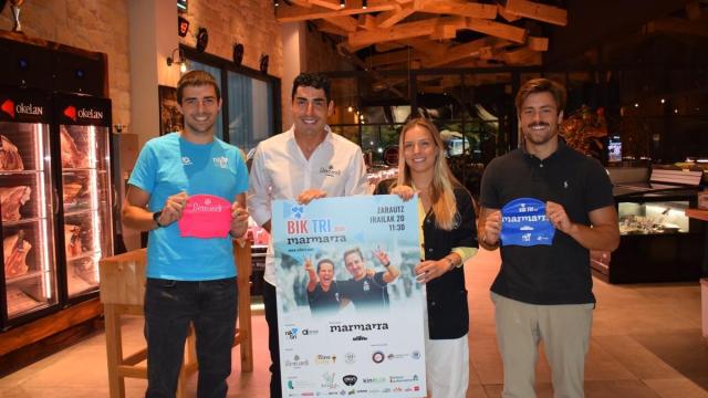 Presentación de la triatlón de este domingo en Zarautz.