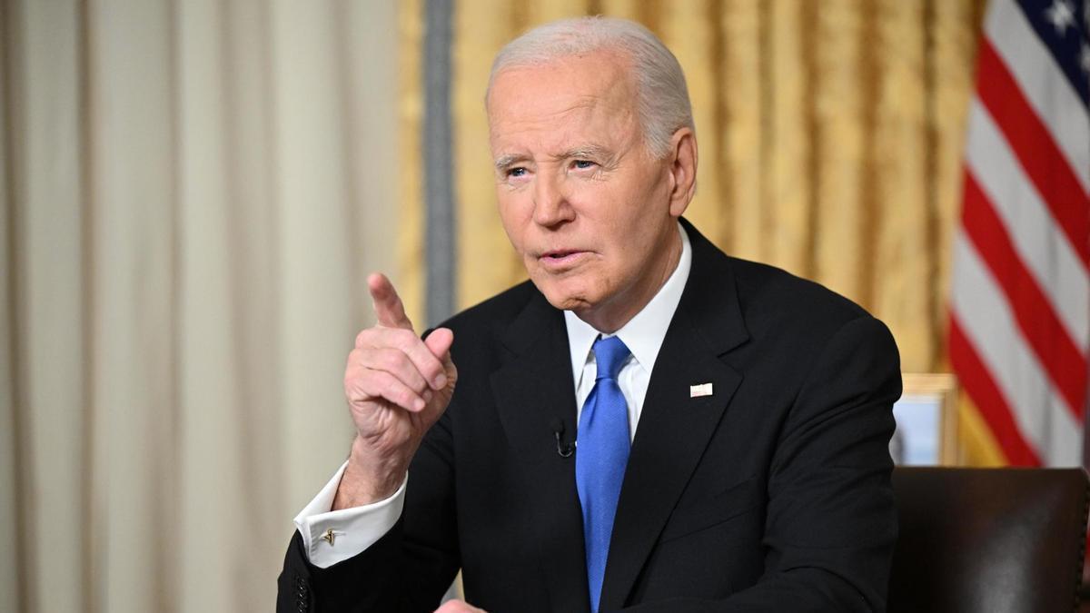 Joe Biden pronuncia su discurso de despedida en la Oficina Oval de la Casa Blanca.