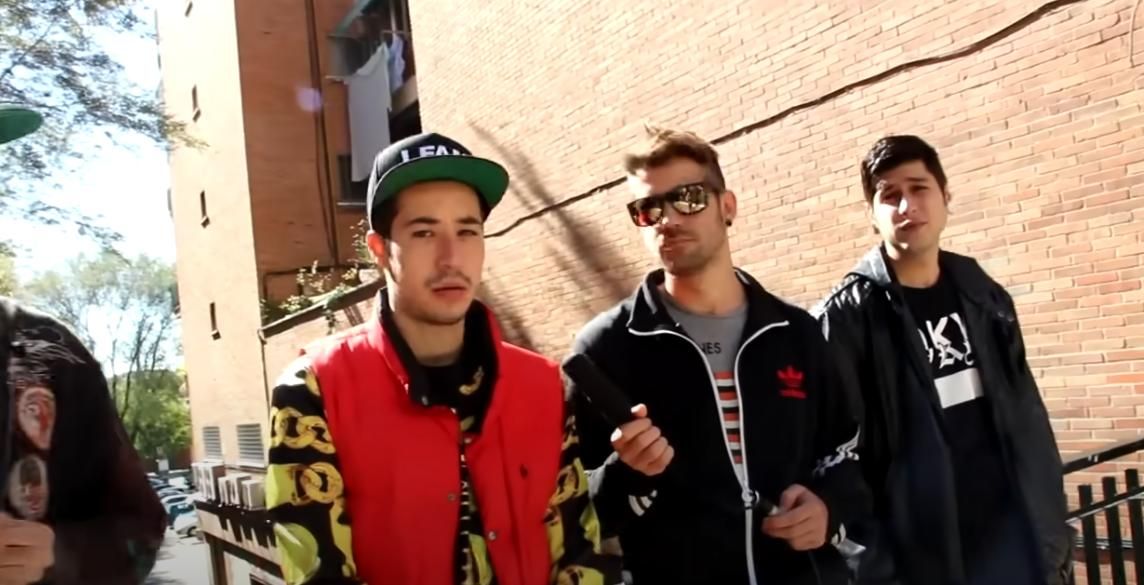 Alrededor de 2015, se le conocía como el ‘Dudu’ y formaba parte del grupo LFAM Madrid. Realizó una serie de vídeos en compañía de uno de los ‘youtubers’ estatales más famosos.