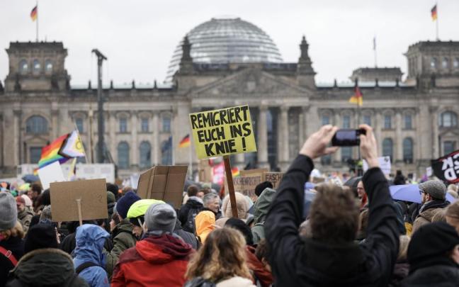Más de 150.000 personas se manifiestan en Berlín contra la ultraderecha.