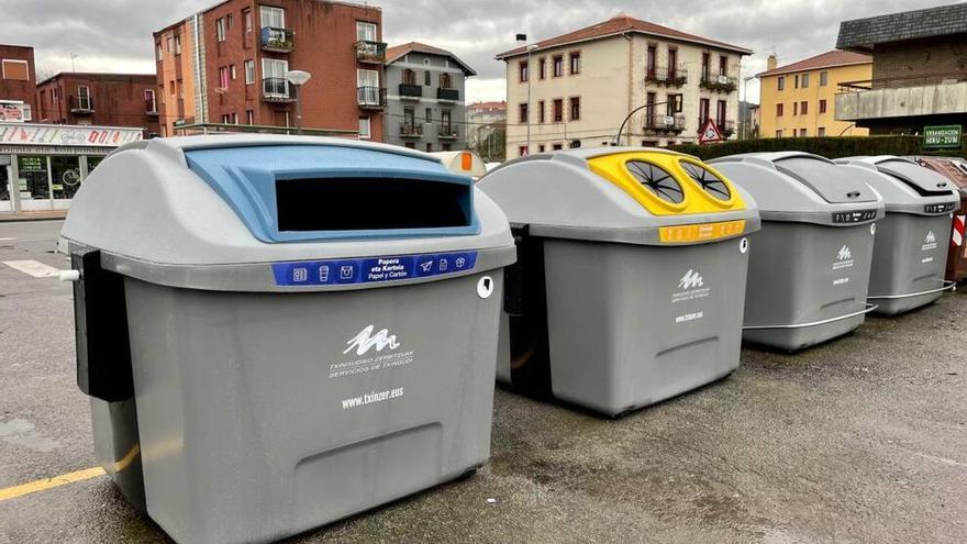 Foto de los contenedores ubicados en el barrio Mendelu de Hondarribia.