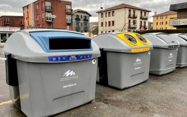 Foto de los contenedores ubicados en el barrio Mendelu de Hondarribia.
