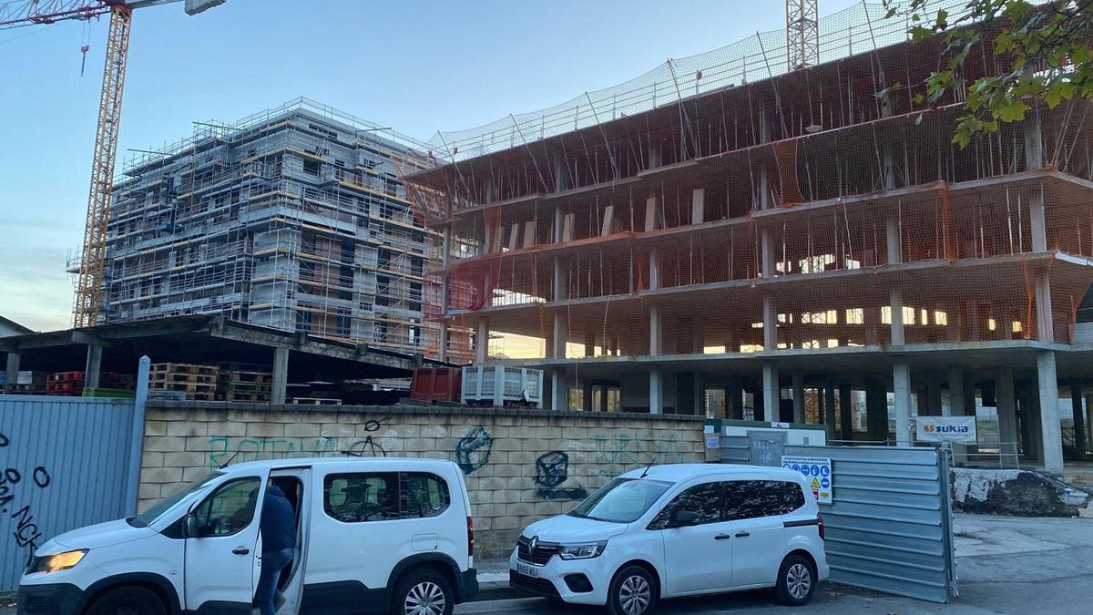 Construcción de las casas de Torreaga.