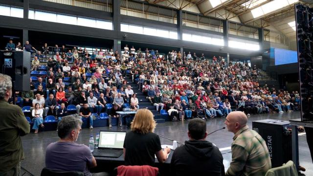 A la última asamblea informativa asistieron cerca de 400 personas