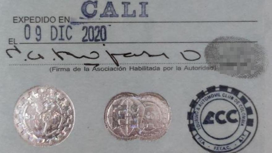 Imagen del carnet de conducir que presentó el denunciado.