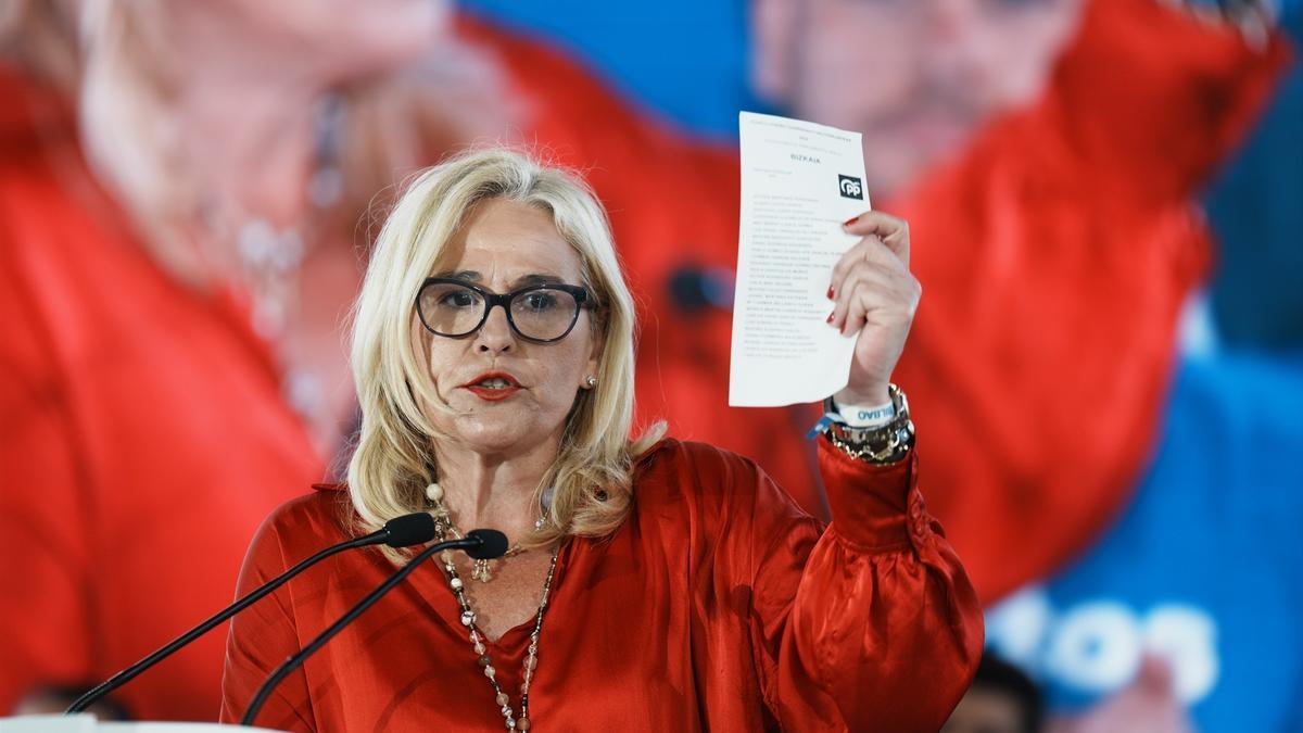 La secretaria general del PP vasco, Esther Martínez, interviene durante un acto de campaña del PP vasco