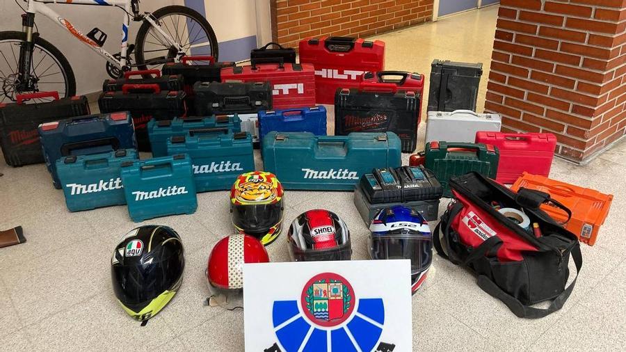 Parte del material robado que ha sido recuperado por la Ertzaintza en Errenteria ERTZAINTZA