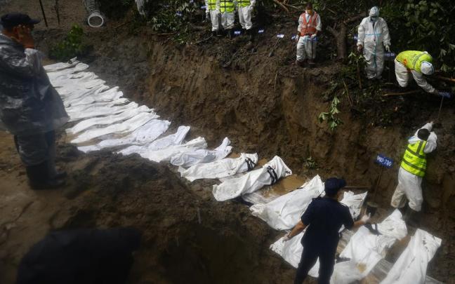 Al menos 583 ciudadanos extranjeros siguen desaparecidos tras la tragedia, incluidos dos españoles.