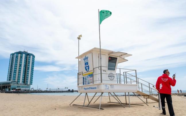Puesto de socorrismo en la playa de El Reducto (Lanzarote).