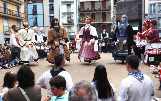 El encuentro de gigantes del domingo es una de los muchos atractivos que oferta Deba este fin de semana.