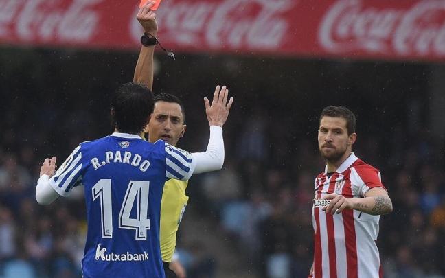Partido de liga entre la Real y el Athletic con resultado de 3-1 a favor de la Real. / RUBEN PLAZA