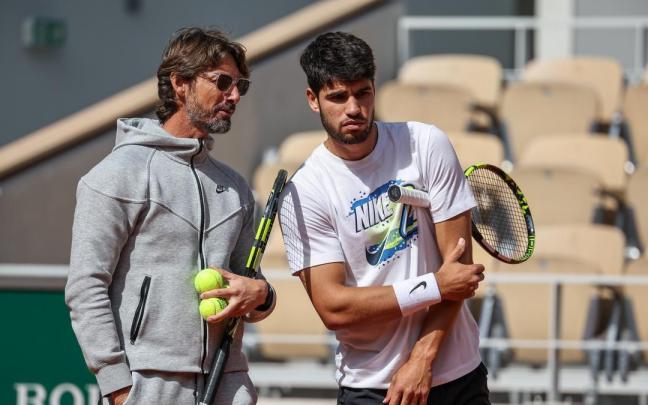Juan Carlos Ferrero y Carlos Alcaraz, durante un entrenamiento.